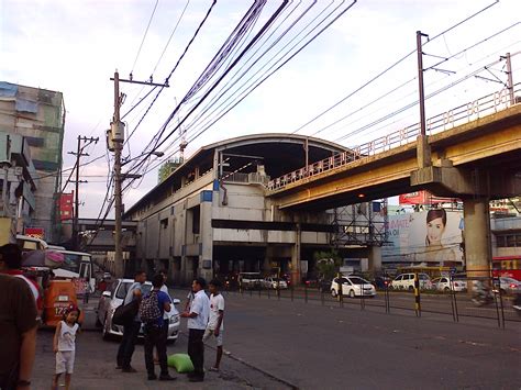 Hotels near Araneta Center Cubao MRT Station .